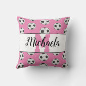 サッカーパーソナライズされたボールのモノグラム名ピンク クッション (裏面)