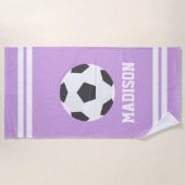 サッカーパーソナライズされたボール女子 ビーチタオル (正面)