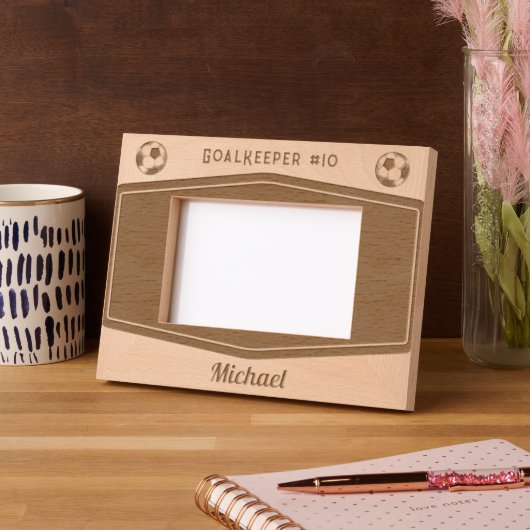 サッカーパーソナライズされたモダンサッカーモノグラムの レーザー彫刻フレーム (左)