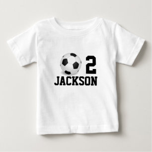 サッカーパーソナライズされた男の赤ちゃん年番号 ベビーTシャツ