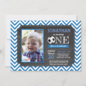 サッカーパーティー足の第1回誕生日フォト招待状 招待状 (正面)