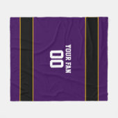 サッカーパープルとブラックパーソナライズされた フリースブランケット (正面(横))