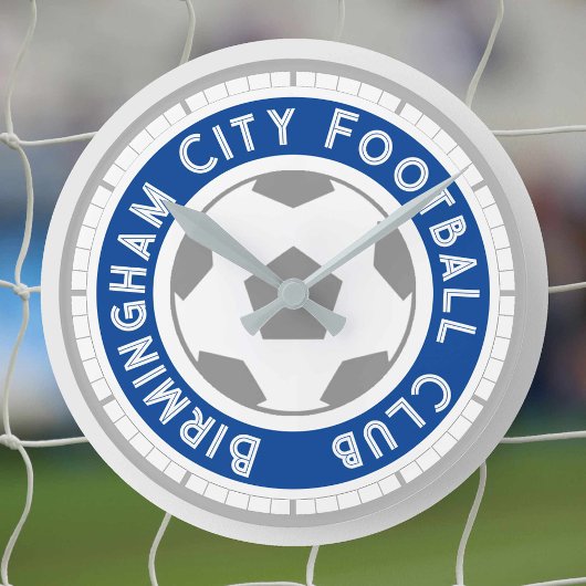 サッカーファンまたはサッカーサポーターのラウンドクロック ラウンド壁時計