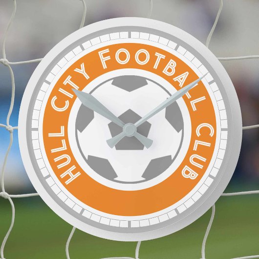 サッカーファンまたはサッカーサポーター。サッカークラブ ラウンド壁時計