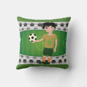 サッカーフィールド及びボールを保持する少年付きボール クッション (裏面)