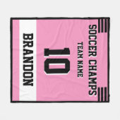 サッカーフリースブランケットピンクパーソナライズされた選手 フリースブランケット (正面(横))