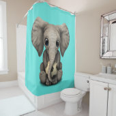 サッカーベビーボールを持つかわいいサッカーゾウ シャワーカーテン (インサイチュ)