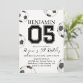 サッカーボーイ5番誕生日招待状 – サッカーパーティー 招待状 (スタンド正面)