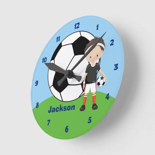 サッカーボーパーソナライズされたルボーイズが寝室の子どもたちをスポーツ ラウンド壁時計 (傾斜)