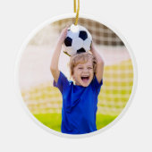 サッカーボールとサッカー選手の写真 セラミックオーナメント (正面)
