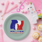 サッカーボールとフランス国旗のデザイン - くすんだ緑色の背景 ペーパープレート (パーティー)