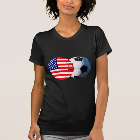 サッカーボールと米国国旗博物館ザズレ Tシャツ (正面)