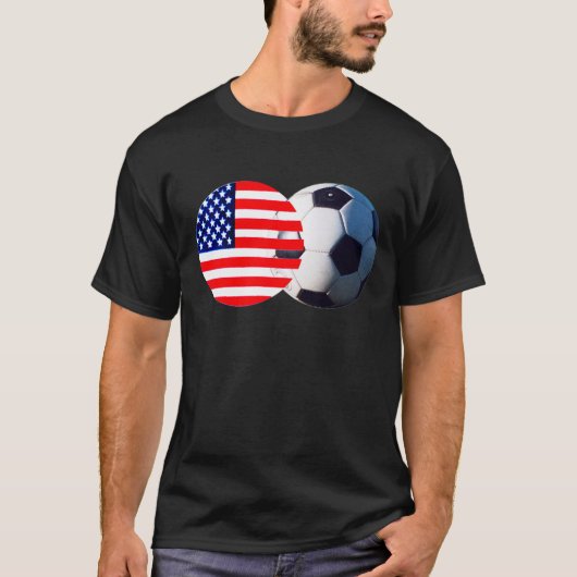 サッカーボールと米国国旗博物館ザズレ Tシャツ (正面)