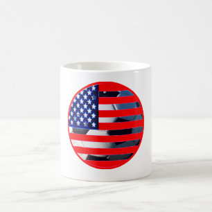 サッカーボールと米国国旗2博物館ザズレレッド – C コーヒーマグカップ