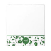 サッカーボールのパターンが名前のジャージー番号にアクセント ノートパッド (正面)