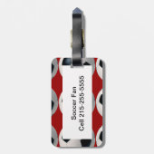 サッカーボールのパターンが赤 ラゲッジタグ (裏面縦)