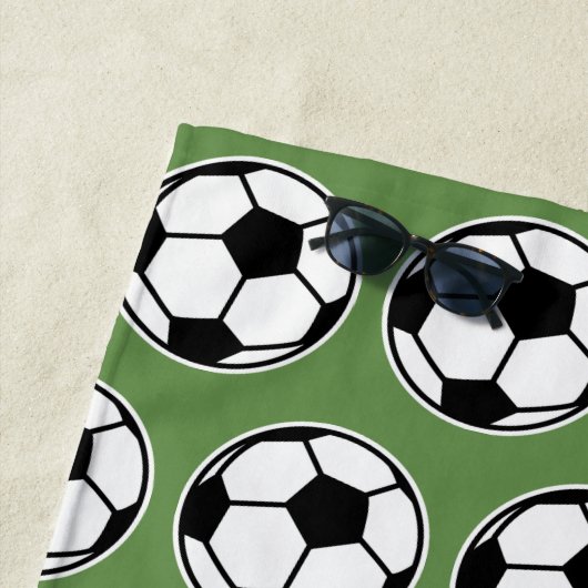 サッカーボールのプリントが付いている名前をカスタムするのビーチタオル ビーチタオル (インサイチュ)