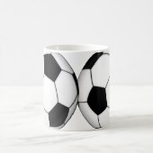 サッカーボールの変形させるコーヒー・マグ モーフィングマグカップ (中央)