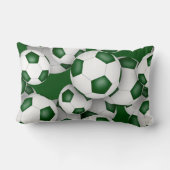 サッカーボールの多くの緑のチームカラーの装飾 ランバークッション (裏面)
