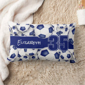 サッカーボールの多くの青いチームの色の装飾 ランバークッション (ブランケット)