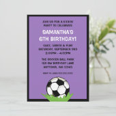 サッカーボールの女の子の紫色の誕生会 招待状 (スタンド正面)