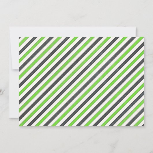 サッカーボールの誕生日パーティーの緑の黒い写真 招待状 (裏面)