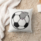 サッカーボールを持ったネズミ クッション (ブランケット)