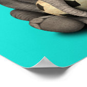 サッカーボールを持った可愛いベビーゾウ ポスター (角)