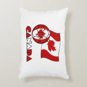 サッカーボールを持つカナダ国旗 アクセントクッション (正面(垂直))