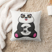 サッカーボールを持つサッカー選手としてのパンダ クッション (ブランケット)