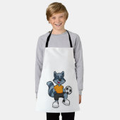 サッカーボールを持つサッカー選手としてのルーン エプロン (着用した状態)