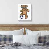 サッカーボールを持つサッカー選手としてベア キャンバスプリント (インサイチュ (寝室))