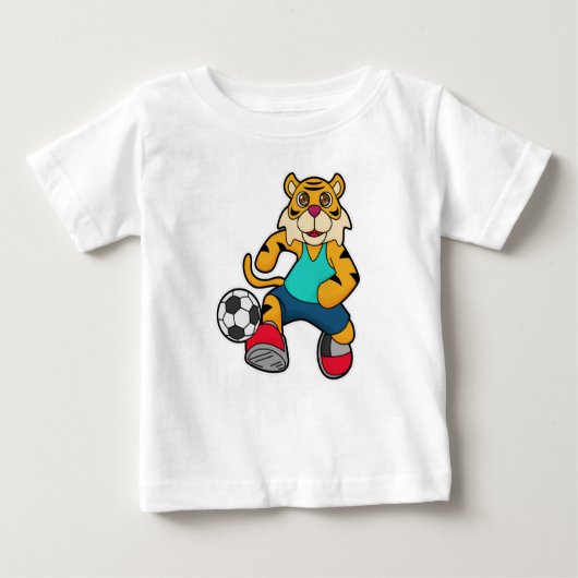 サッカーボールを持つサッカー選手のタイガー ベビーTシャツ (正面)