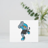 サッカーボールを持つヒポポタマス ポストカード (スタンド正面)