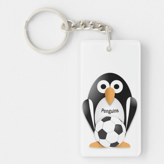 サッカーボールを持つペンギン キーホルダー (正面)