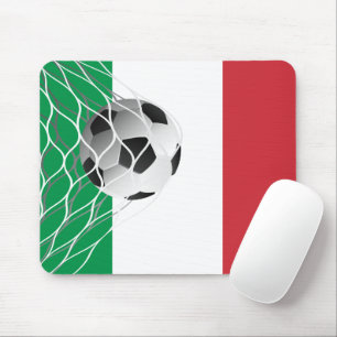 サッカーボールを旗にイタリアン付ける マウスパッド