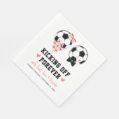 サッカーボールを永遠に蹴り結婚落とす スタンダードランチョンナプキン (角)