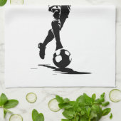 サッカーボールを蹴る男性 キッチンタオル (折り畳み)