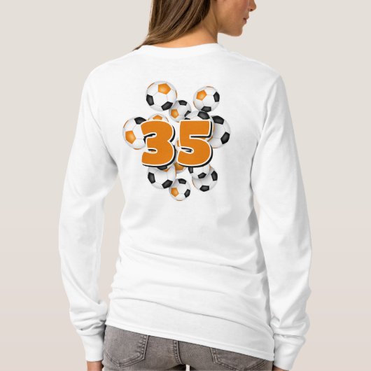 サッカーボールオレンジのグループのジャージー番号 Tシャツ (裏面)