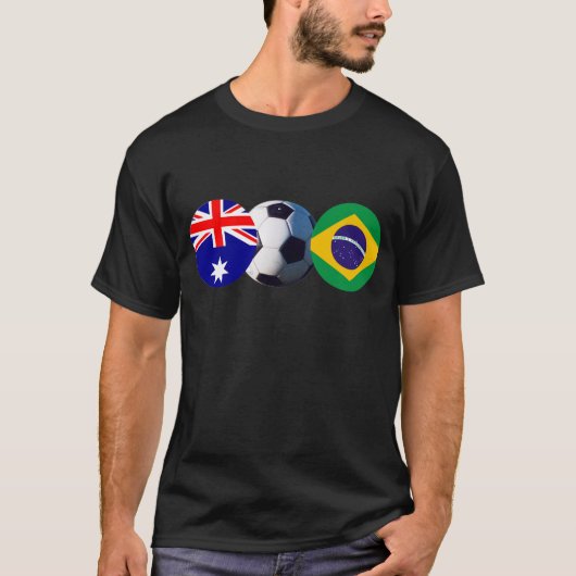 サッカーボールオーストラリアとブラジルが博物館を国旗 Tシャツ (正面)