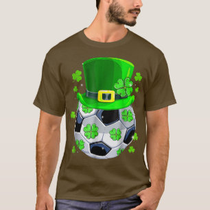 サッカーボールシャムロックおもしろいアイリッシュセントパトリックの日 Tシャツ