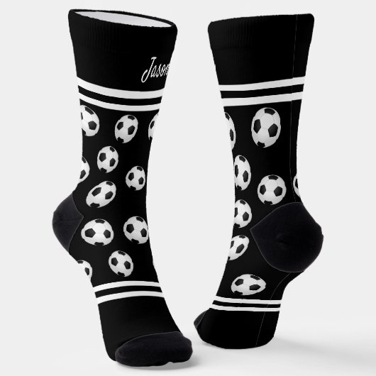 サッカーボールスポーツあなたの名前または黒を追加文字 ソックス (傾斜あり)