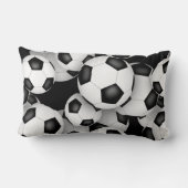 サッカーボールチームとアスリート名が多い ランバークッション (裏面)
