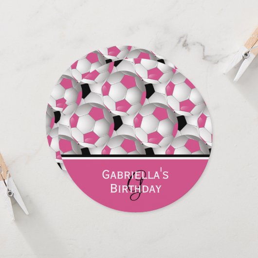 サッカーボールピンクパターン誕生日パーティー 招待状 (正面/裏面インサイチュ)