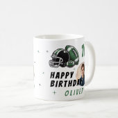 サッカーボールヘルメットマンガートフォト誕生日 コーヒーマグカップ (正面右)