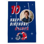 サッカーボールヘルメットマンガートフォト誕生日 ミディアムペーパーバッグ (裏面)