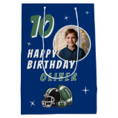 サッカーボールヘルメットマンガートフォト誕生日 ミディアムペーパーバッグ (裏面)