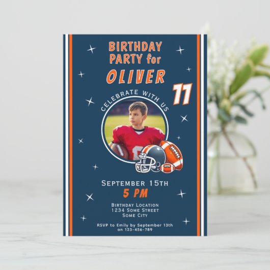 サッカーボールヘルメットマンガートフォト誕生日 招待状 (スタンド正面)