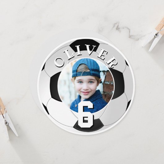 サッカーボール子供の誕生日時代写真 カード (正面/裏面インサイチュ)