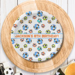 サッカーボール子供の誕生日 ペーパープレート<br><div class="desc">サッカーをテーマにした誕生日パーティープレート!この可愛くてカラフルのサッカーボールデザインは、あなたの小さなチャンピオンのサッカーパーティーに最適！お子様の名前、お祝いイベント、またはチームパーティーとして使用してカスタマイズし、チーム名を追加する！おもしろいカスタムパーティープレートよ楽しむ!一致するパーティー用品が私の店で利用可能。</div>